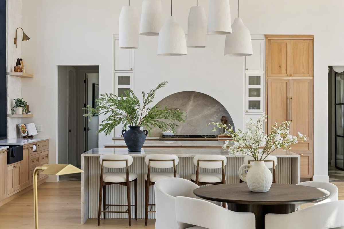Bright, modern Middle Tennessee kitchen and dining space